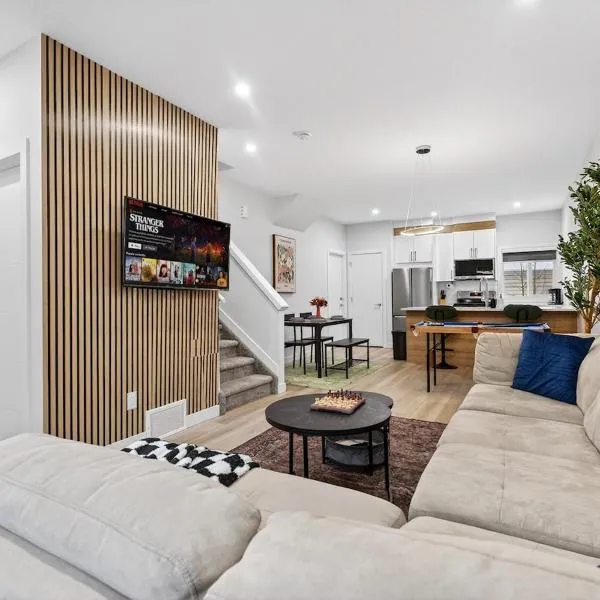 The Urban Haven Extended-Stay Friendly 3bed Sleeps 7, khách sạn ở Edmonton