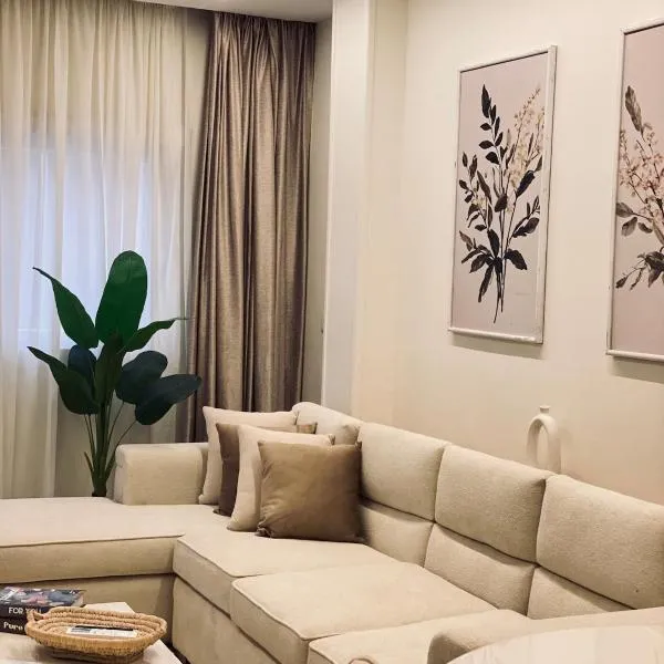 Modern Cozy Apartment New Finishing in Maadi, hotel en El Cairo