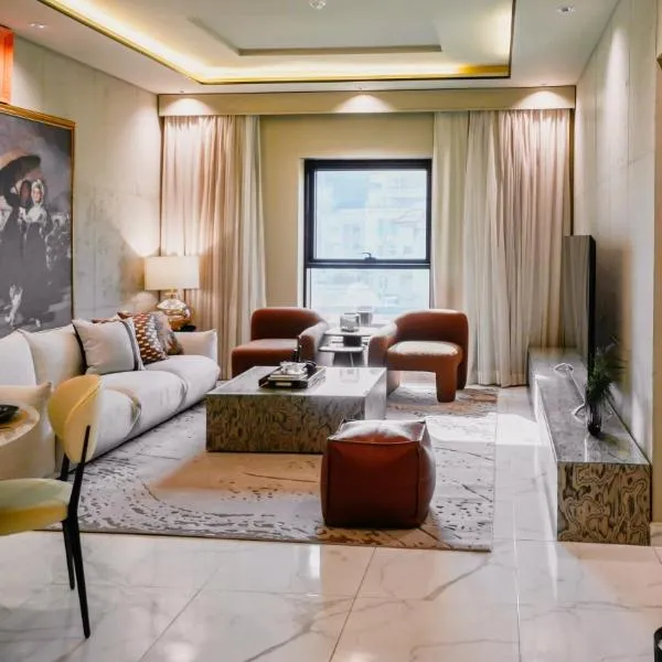 شقة فاخرة بغرفتي نوم - موقع مميز - تصميم فاخر 106, hotelli Jeddassa