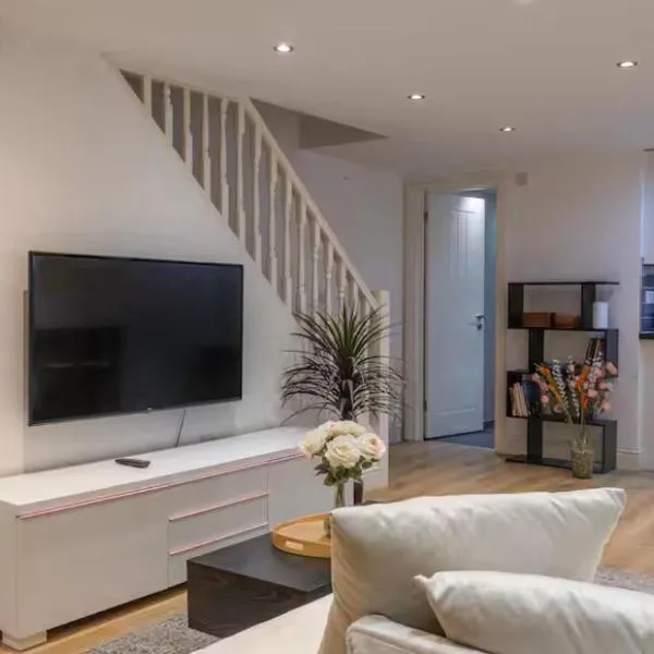 Modern 2 Bedroom, Hotel in London