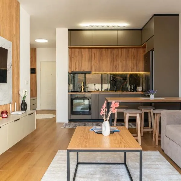 Peaceful and Spacious Apartment near City Center, khách sạn ở Shkodër