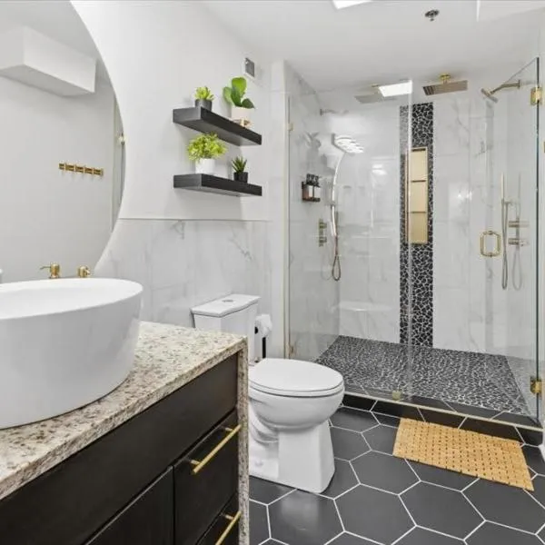 Corner Flat off Meridian - Walk Anywhere Downtown, hotell i Indianapolis