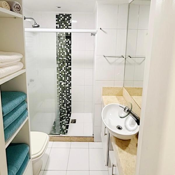 Copacabana 200 m da Praia! PISCINA AQUECIDA, varanda vista natureza, shopping ao lado, academia e sauna! - Foto 3