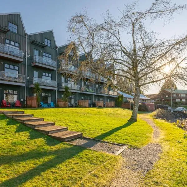 Cedar & Swell - Waterfront Bachelor Condo, Hotel in Tofino