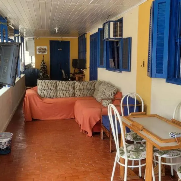 Hostel Pé na praia - Quartos e Barracas Camping, hotel v destinaci Caraguatatuba