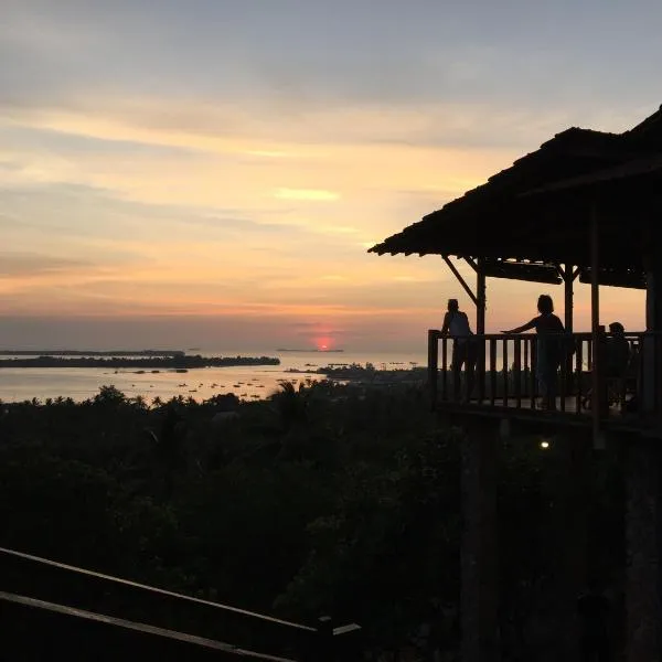 Cocohuts Hotel, hotel in Karimunjawa