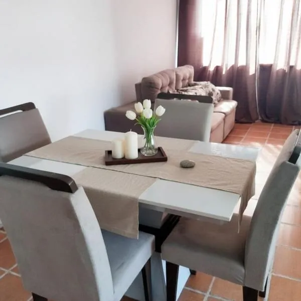 Apartamento temporada Guarujá, hotel i Guarujá