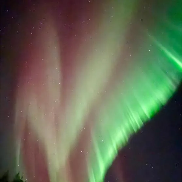 Authentic Log Cottage with Hot Tub, hotel u gradu 'Ranua'