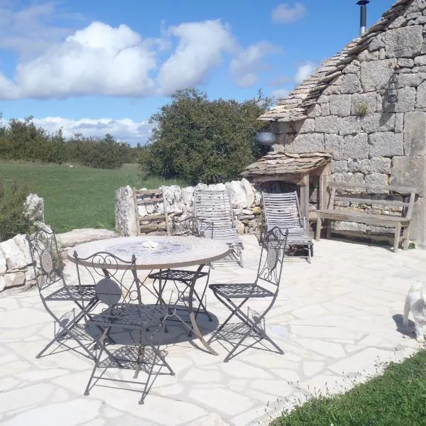 Chapelle du Domaine de Bombes, hotelli Sévérac d' Aveyronissa