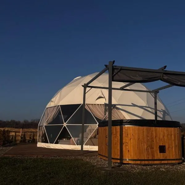 Glamping Bieszczady - Luksusowe Namioty Całoroczne z prywatnym jacuzzi, khách sạn ở Uherce Mineralne