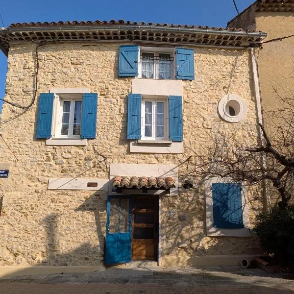 L'angélus, gîte de charme au coeur du vieux village de Sablet, Hotel in Sablet