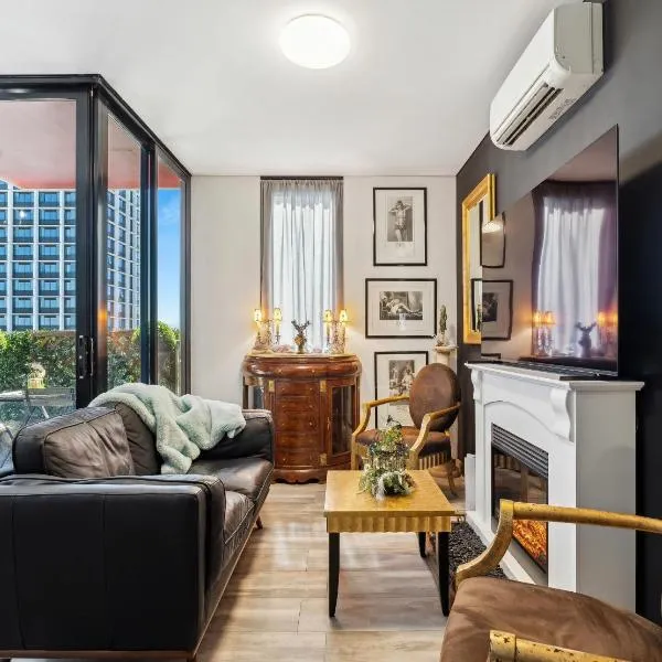 UNIQUE CBD BOTIQUE STAY, BALCONY,NETFLIX,FREE WIFI, Walk to Rundle St, UniAdelaide, Casino, Pubs, Cafes, מלון באדלייד
