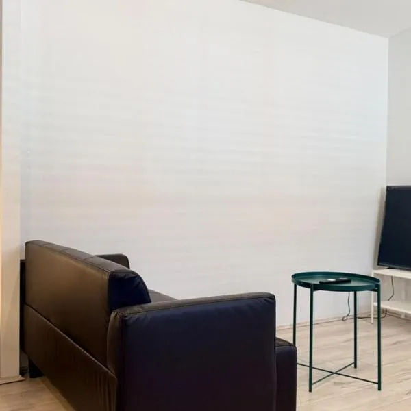 Private Granny Flat Studio in Chatswood, hótel í Sydney