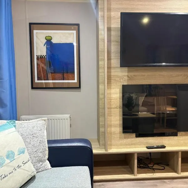 Pine Tree Cove - your holiday retreat, hôtel à Lytchett Minster