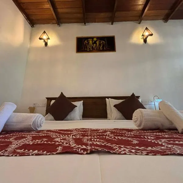 Colonial Surfing Villa Hostel & Home Stay, hotel a Midigama East
