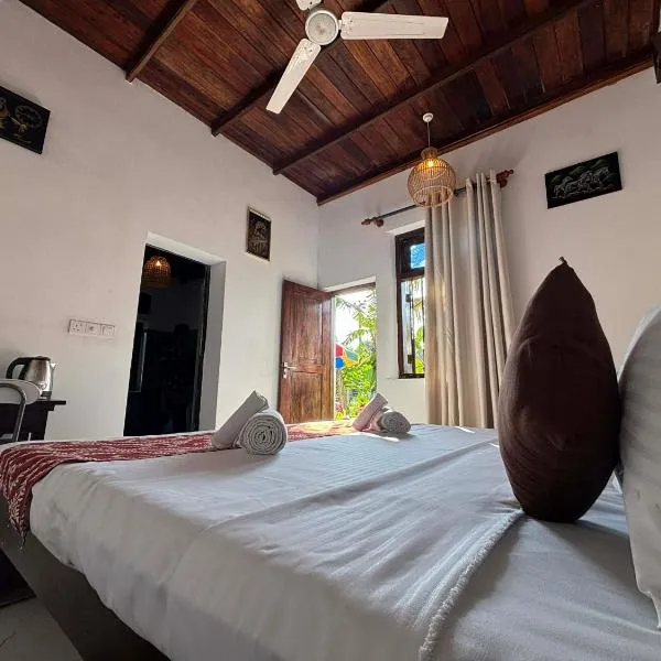 Colonial Surfing Villa Hostel & Home Stay, hotel v destinaci Midigama East