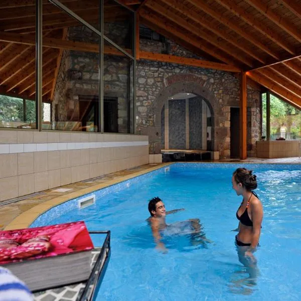 Hotel La Sapinière, hotel v destinaci Brioude