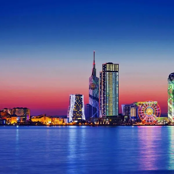 PANORAMA In Orbi complex central Hotel，位于巴统的酒店