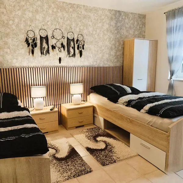 Apartment - Carport - WLAN - 3 Gäste - Selbst-Check-in, hotell sihtkohas Neuental