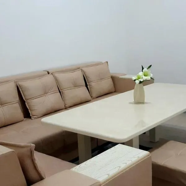 City Center Apartment "Afsona mall", hotel en Irvadan