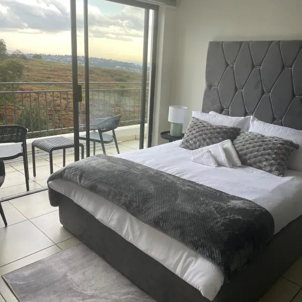 Stylish ONE-Bedroom in a Modern Residential complex, hotel in Johannesburg