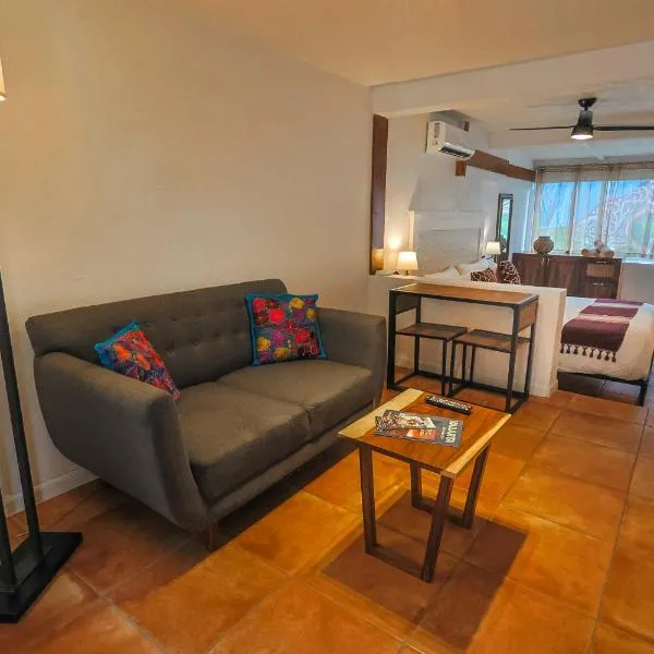 Stylish Studio in the Heart of Zona Romántica, hotel in Puerto Vallarta