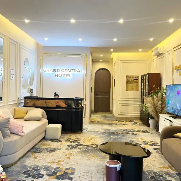 Grand Central Hotel- Vinhomes Ocean Park 3, hotel v destinaci Ðình Loan