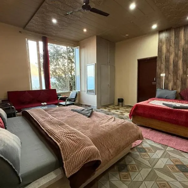 Hotel Sunrise Inn & Restaurant, Kanatal, hotel in Chamba