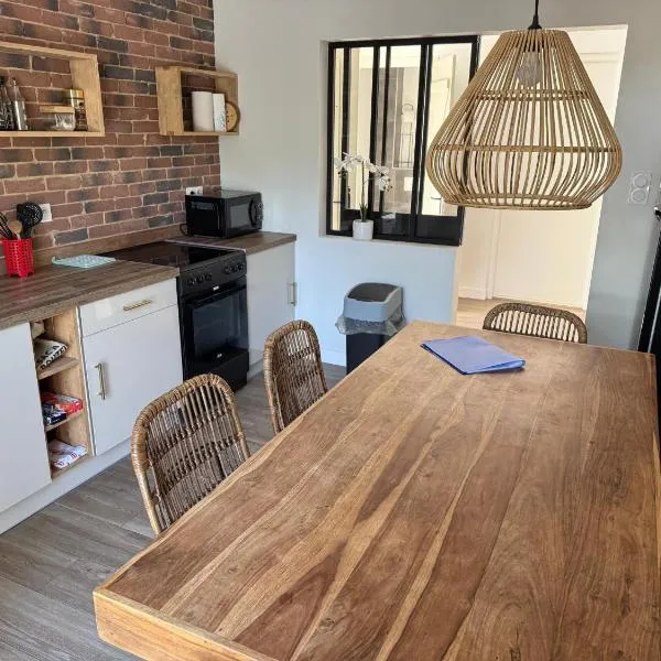 Les Ecuries - Gite avec 3 chambres, hotel v destinaci Saint-Nazaire-dʼAude