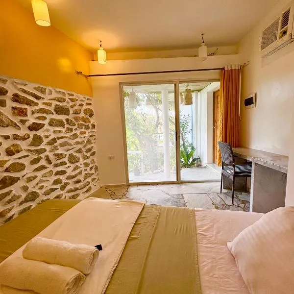 Lonos Circle Terrace view, khách sạn ở Romblon