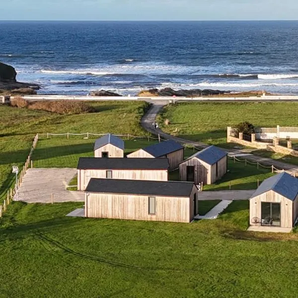 Cabañas Camiño do Mar, מלון בפוס