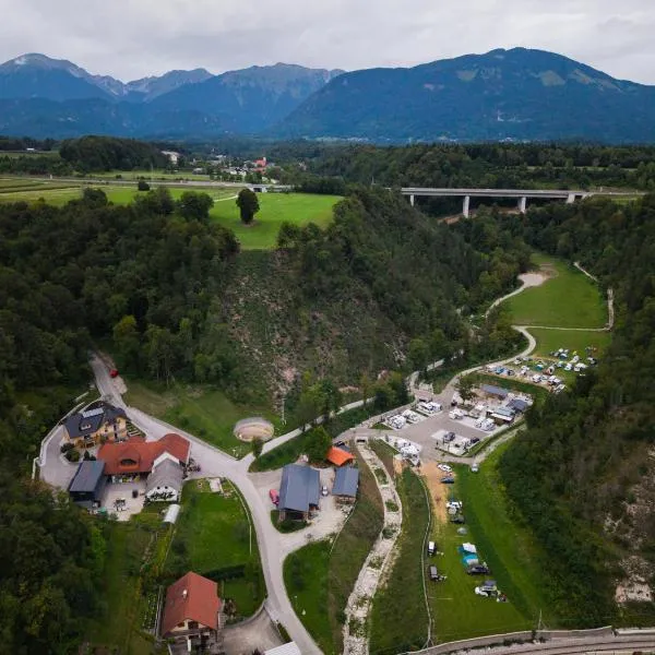 Barbana Lipizzans Camper Park - Pitches for Campers and Tents，位于拉多夫吉卡的酒店