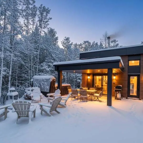 Spa - Chalet Sur Les Sentiers du Pic-Bois, hotel in Adstock
