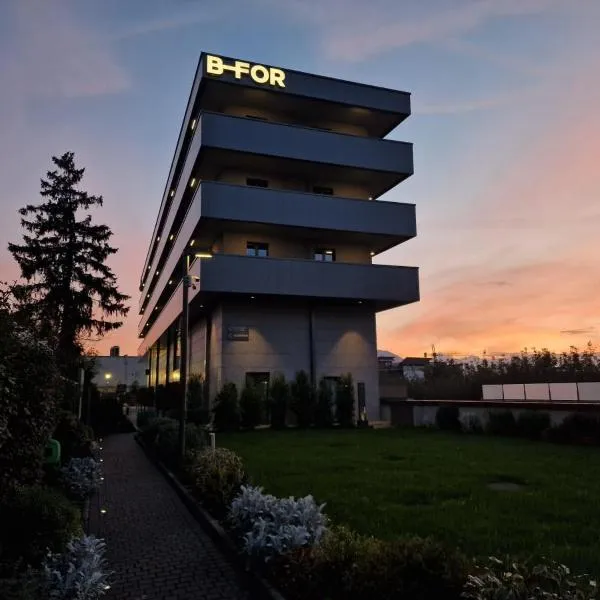 Bfor Hotel, hótel í Nola