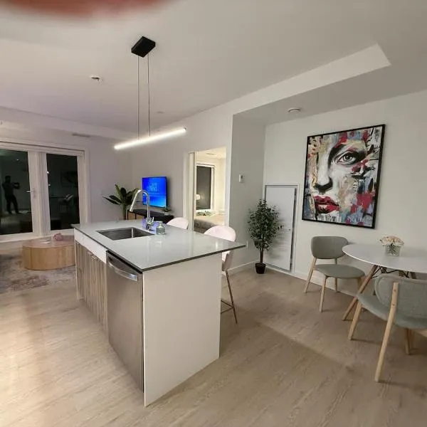 Spotless modern & bright 1 BR in North End Halifax, hotel en Halifax
