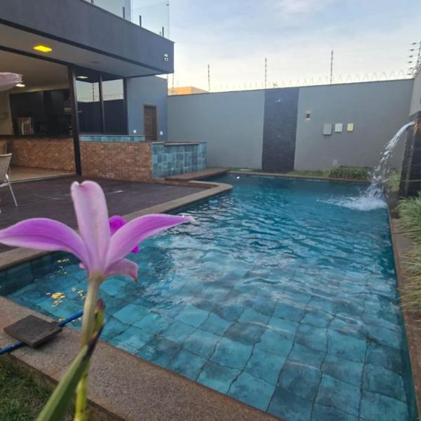 casa com piscina e hidro bem localizada
