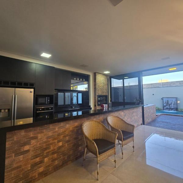 casa com piscina e hidro bem localizada - Foto 5