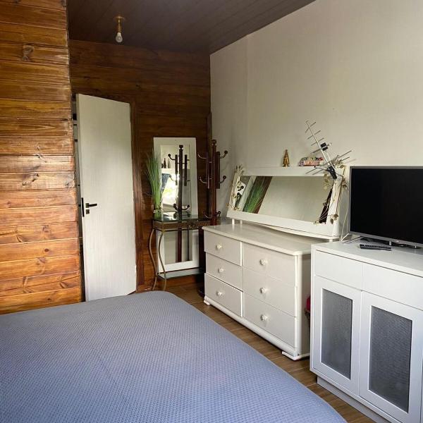 Casa com três quartos e ar condicionado - Foto 2