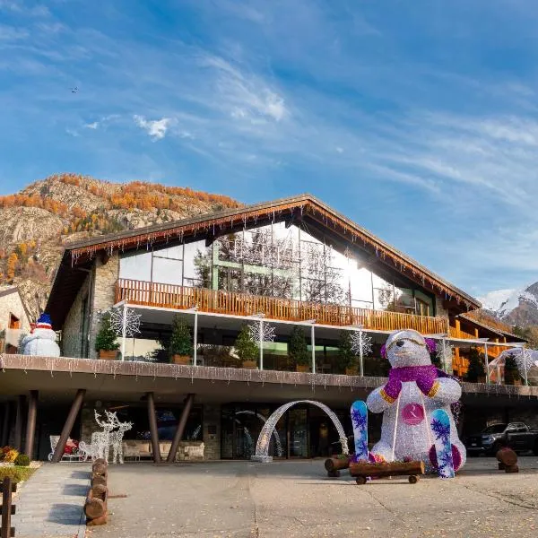 Grand Hotel Courmayeur Mont Blanc, by R Collection Hotels, hotel v destinaci Courmayeur