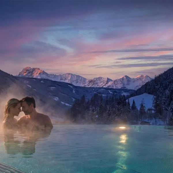 Hotel Quelle Nature Spa Resort, hotel i Santa Maddalena in Casies