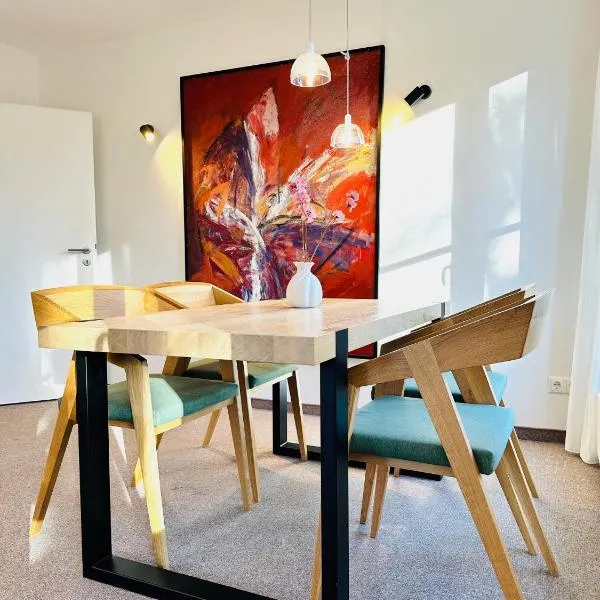 Birken Apartment- 4 Personen-Balkon- Waschmaschine-Parkplatz, Hotel in Wolfsburg