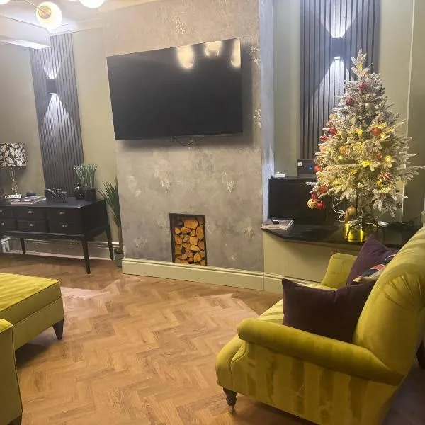 NEW Refurbished 2025 Cottage Sleeps 6 Ashbourne Peak District Derbyshire, hotel v destinaci Ashbourne