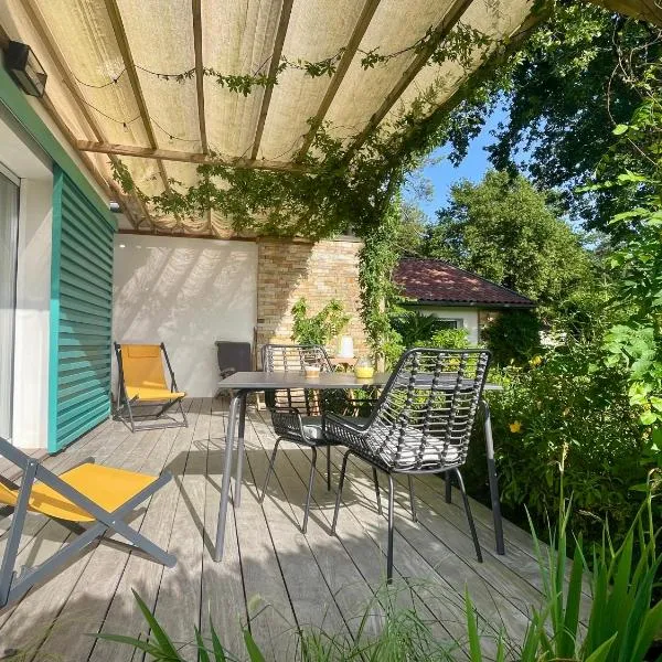 HARITZAGA chambre d'hôte terrasse & jardin privé, hotel in Biarritz