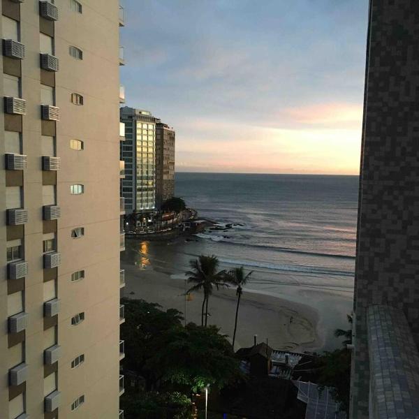 Pitangueiras in front of the beach - 3 bedrooms, renovated apartment