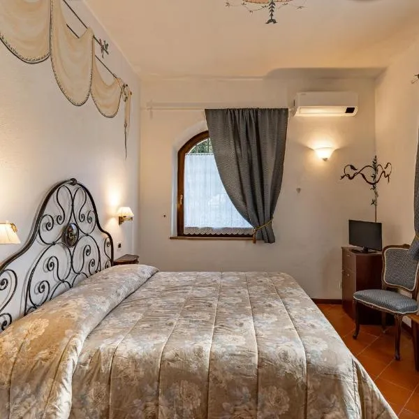 Hotel Vecchia Oliviera, hotel v destinaci Montalcino