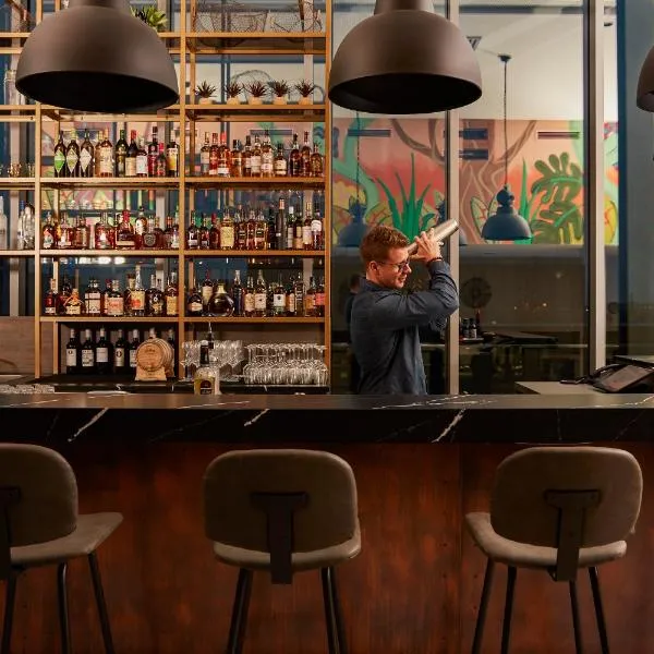 Viesnīca Hotel Indigo Berlin - East Side Gallery Berlīnē