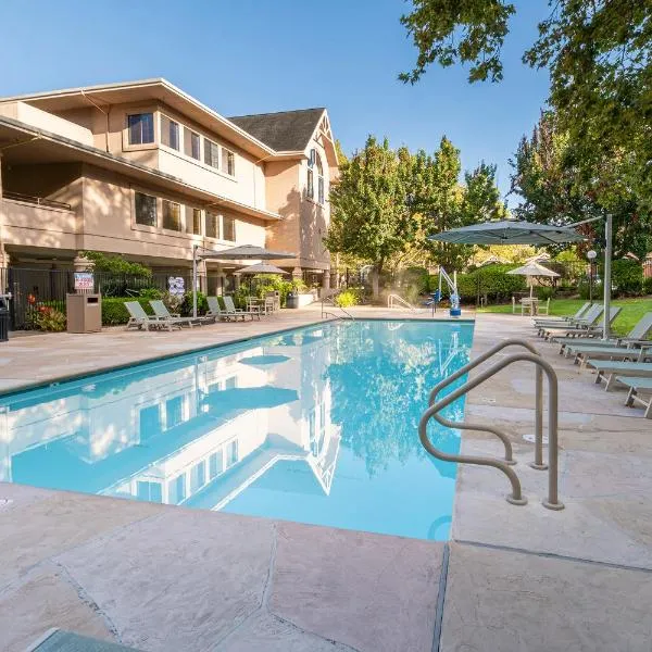 リバーポイント ナパ バレー リゾート（RiverPointe Napa Valley Resort）、ナパのホテル