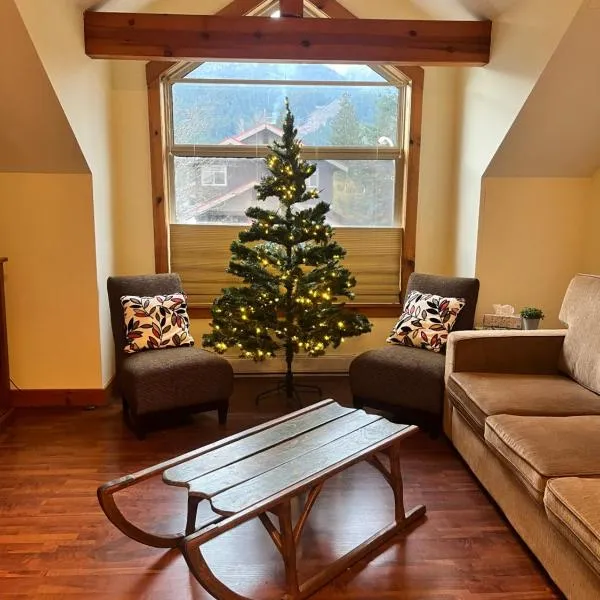 Available now 139 per night Pemberton Valley 1 bedroom suite king size bed walk to Village WIFI free parking beautiful views boot and glove dryer, hotel v destinaci Pemberton
