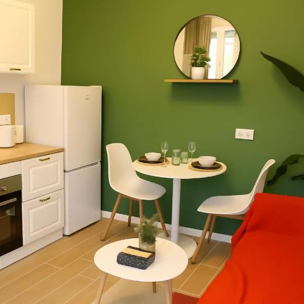 Studio cosy et moderne avec jardin, Le Villanova, hotel in Villeneuve-le-Roi
