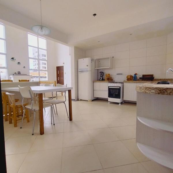 A 200 m da praia, perfeita para Famílias e Grupos - Foto 4